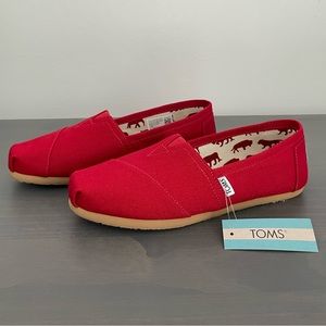 BRAND NEW W/ TAGS Toms Women’s Red Classic Alpargatas size 7.5